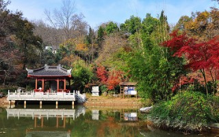到南京栖霞山游玩攻略，到南京栖霞山游玩攻略路线
