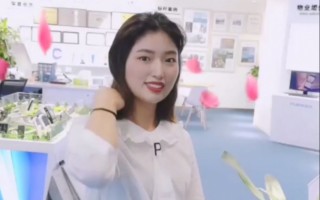 恶搞脱衣视频，国外恶搞脱女友鞋